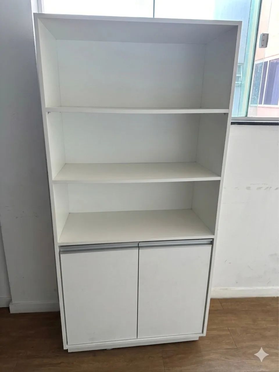Armario branco para escritorio