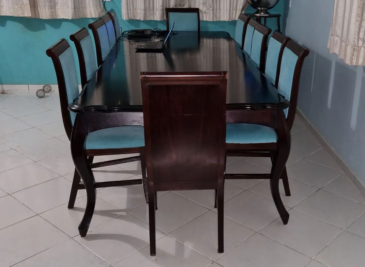 Mesa de jantar clássica de 12 lugares em madeira  - Foto 2
