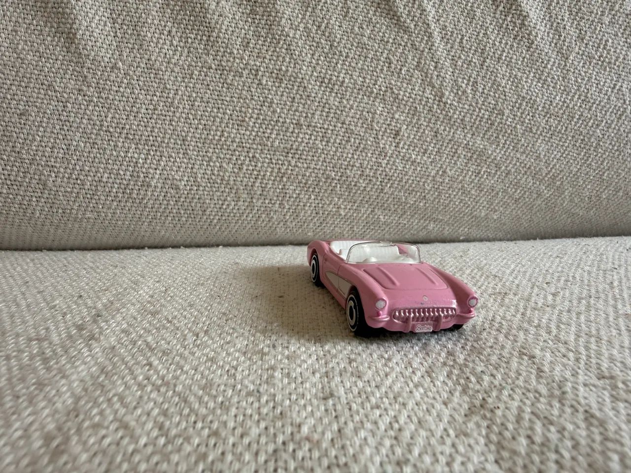 Carrinho Hot Wheels Barbie do filme - Foto 2