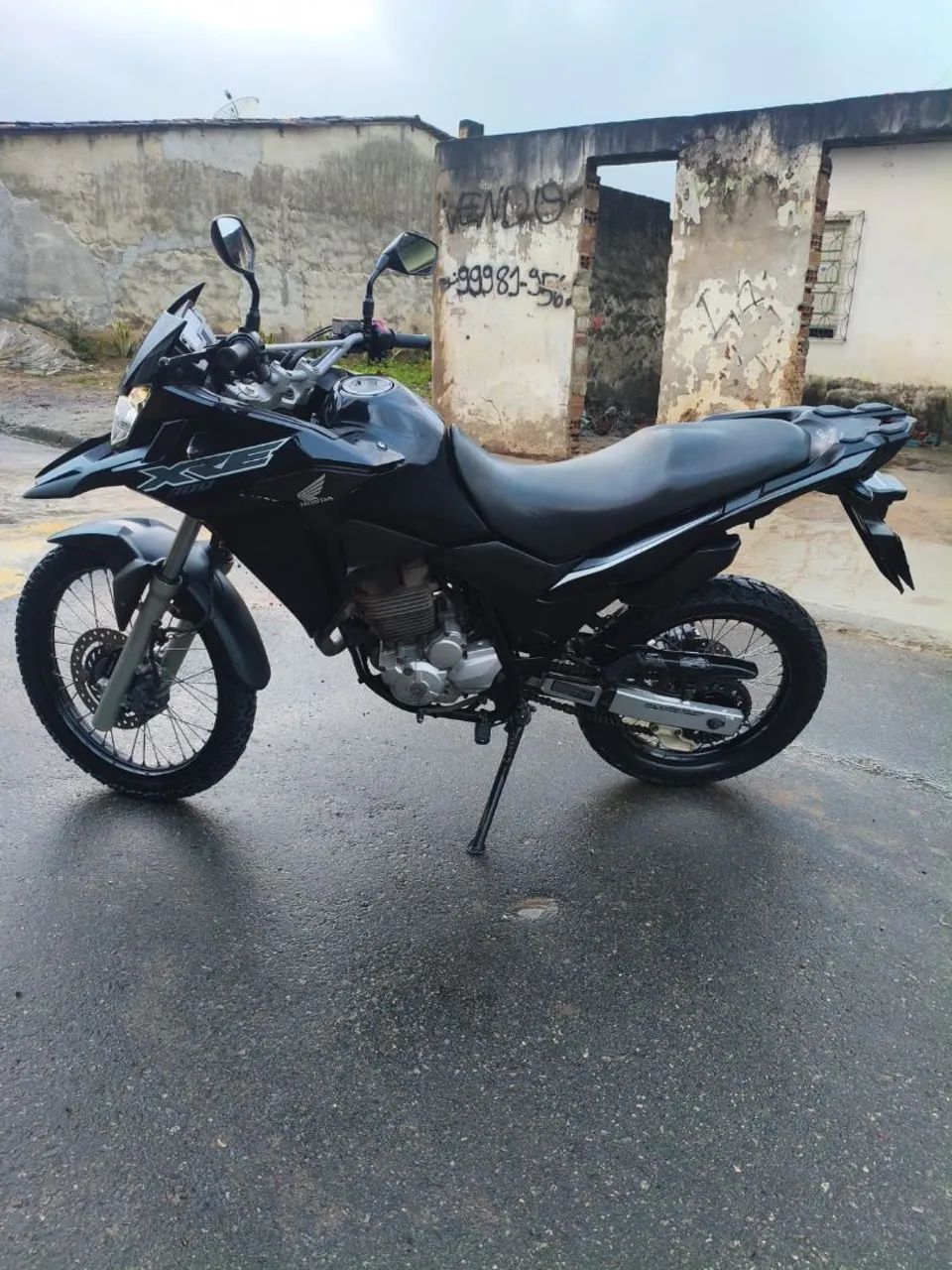 XRE 300 2019