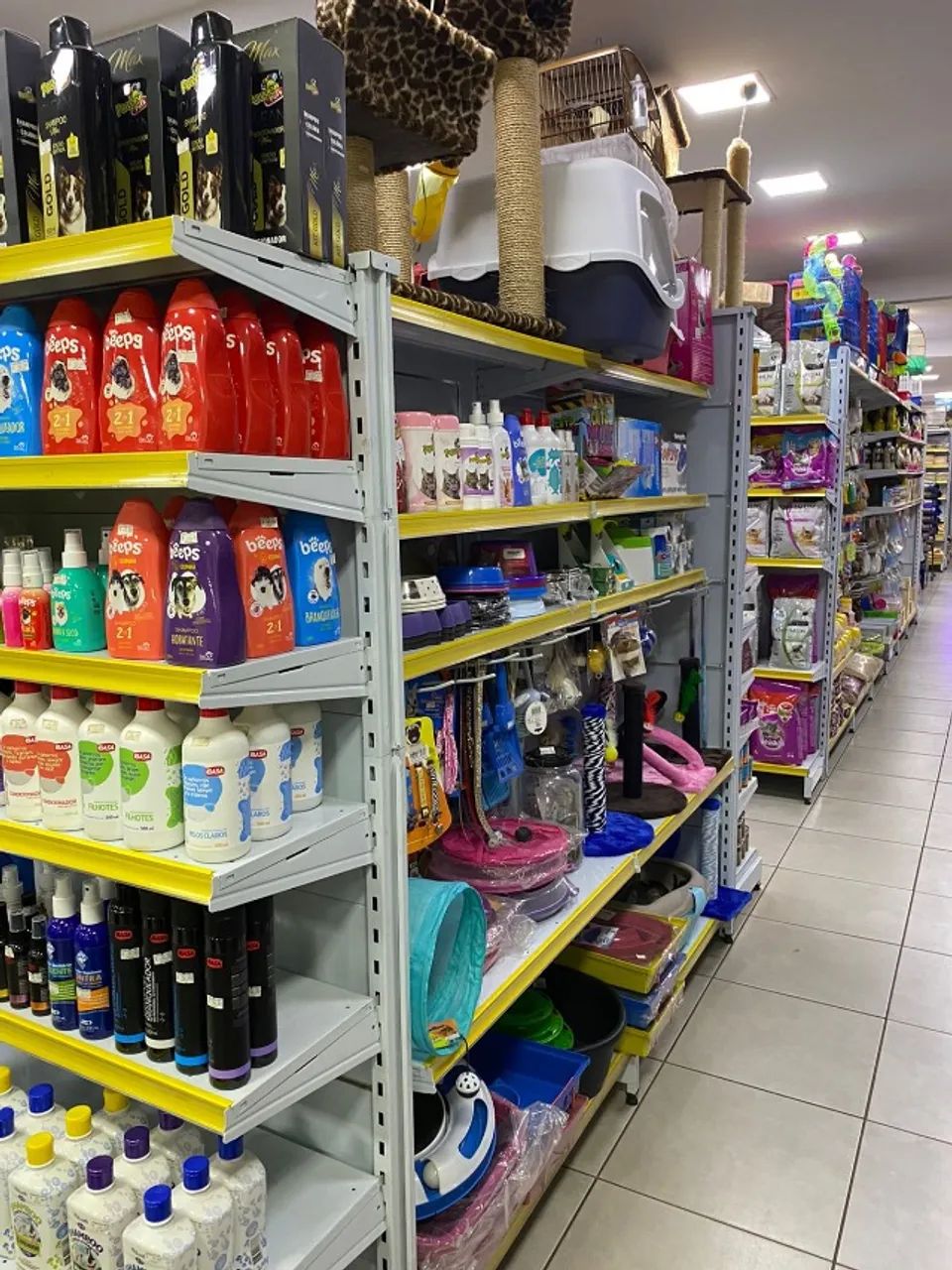 gôndolas de produtos de limpeza  - Foto 2