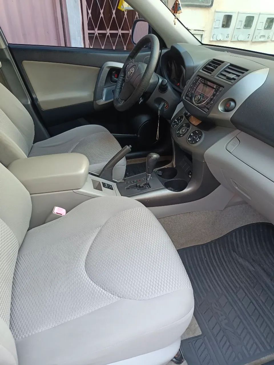 Toyota Rav4 2.4 4X2 16V 170CV AUT. 2011