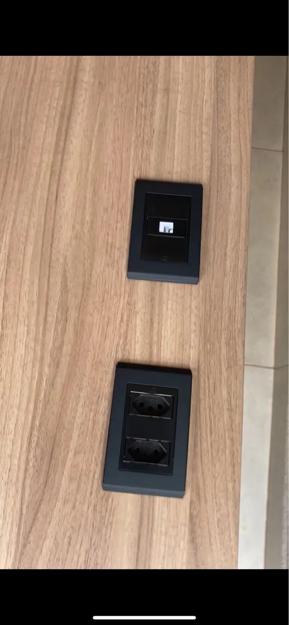 Mesa de Escritório MDF 1,20m com Tomadas e Ponto de Rede - Foto 4