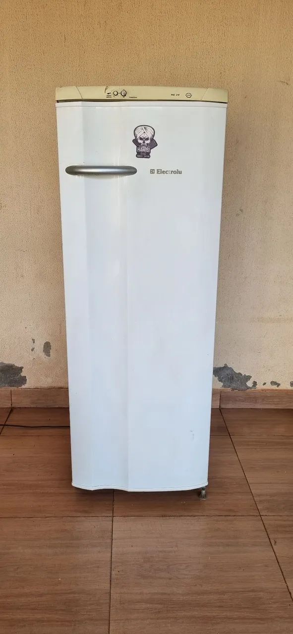 Vendo Geladeira Eletrolux 