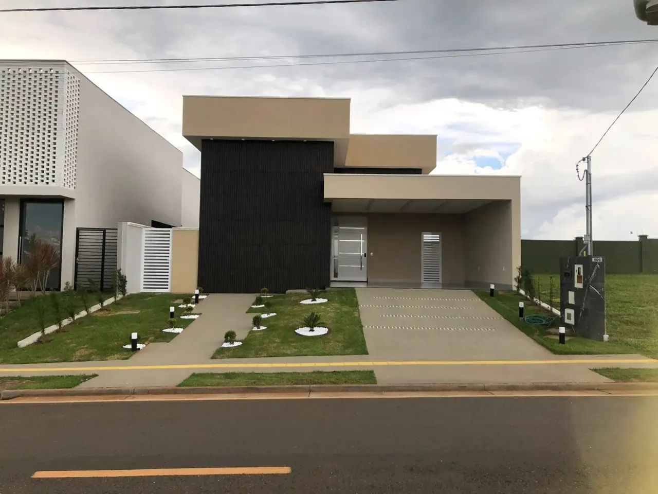 Casa de condomínio térrea para venda tem 360 m² com 3 quartos