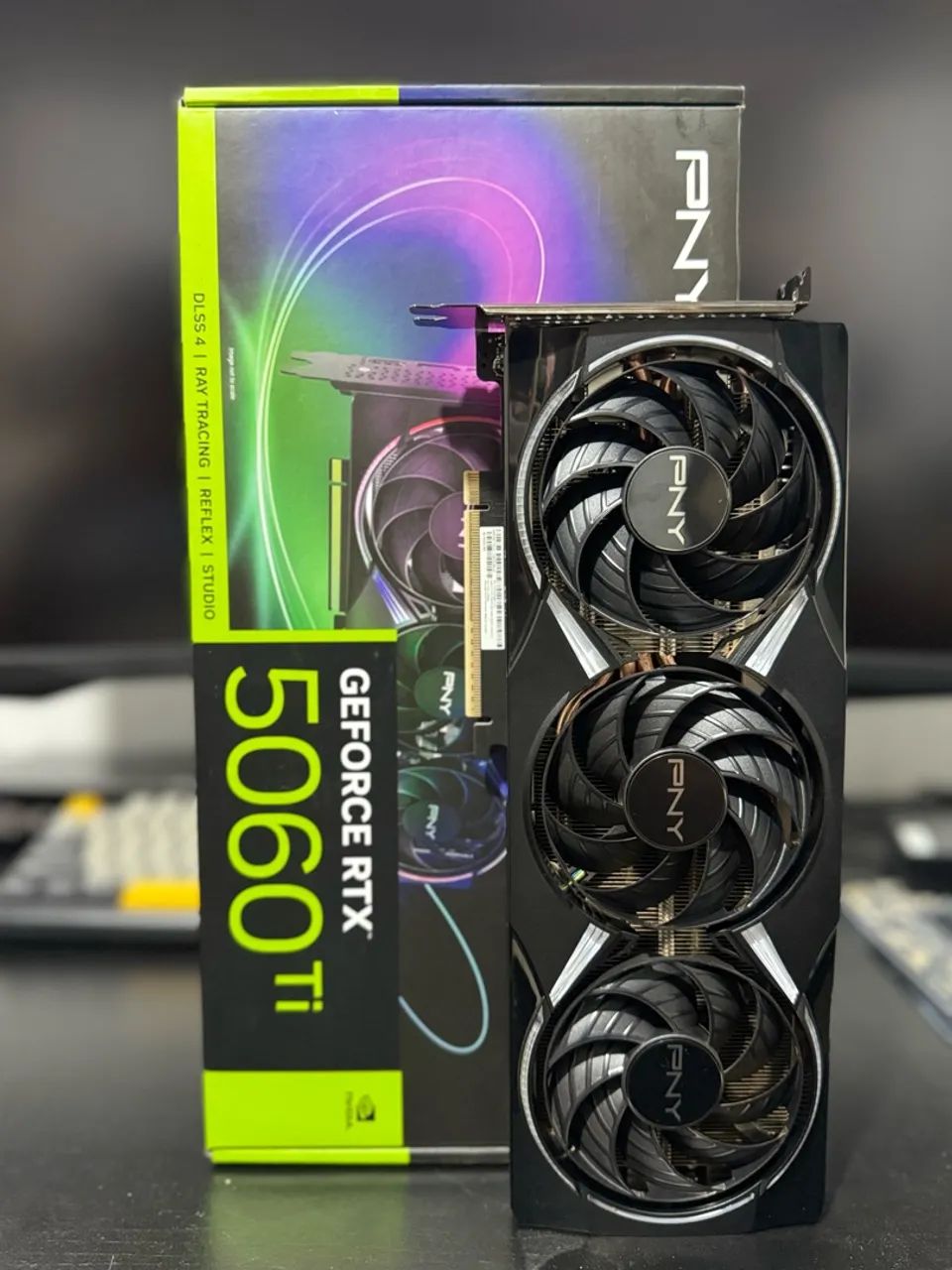 RTX 5060TI 16GB PNY  - Foto 3