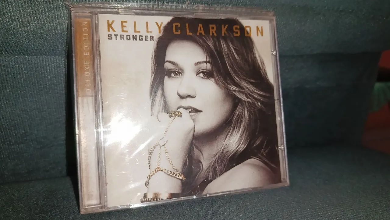 CD KELLY CLARKSON STRONGER DELUX 