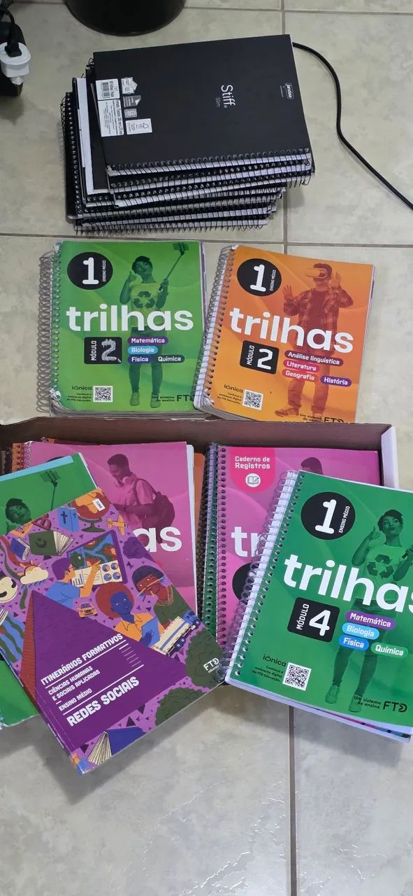 Livros e cadernos  - Foto 2