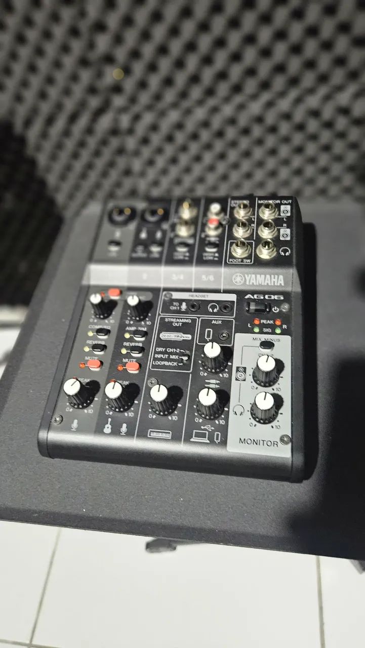 Mesa de som Yamaha 