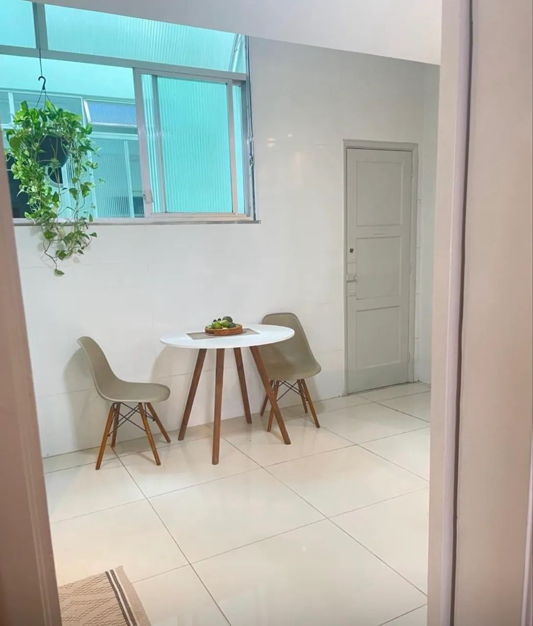 Mesa cozinha com cadeiras