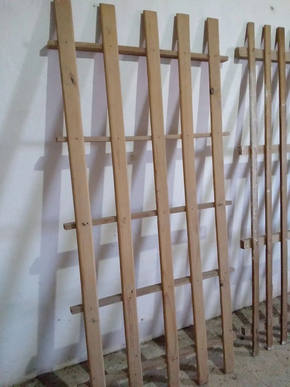 2 Estrados de Cama em Ótimo Estado - Aproveite! - Foto 4
