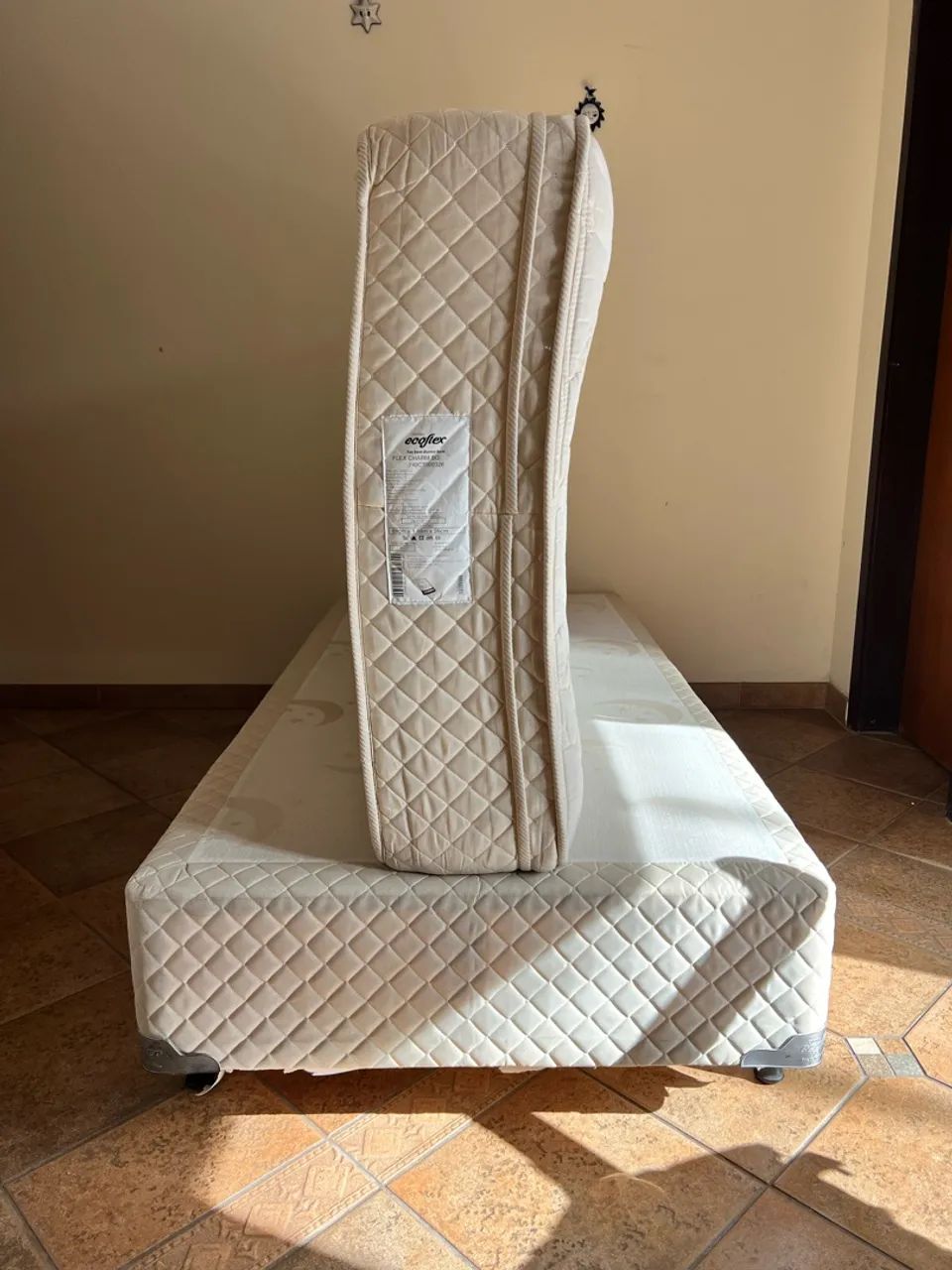 Vendo cama box solteiro usada - Foto 3