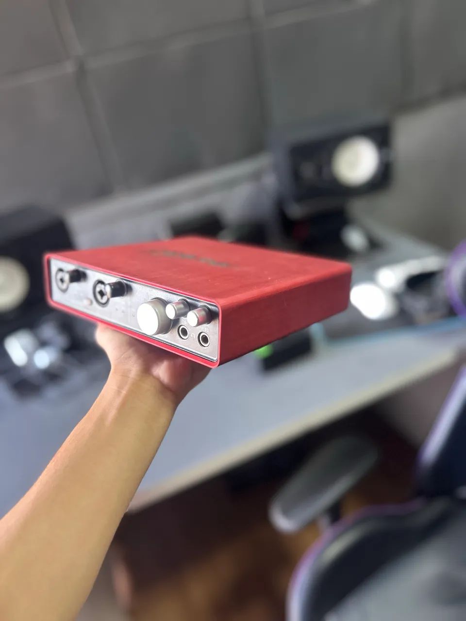 Focusrite Scarlett 6i6 - 1ª Geração | Interface de Áudio Profissional - Foto 4