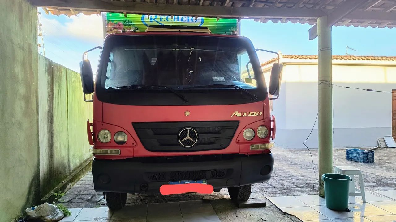 Vende-se Accelo 1016