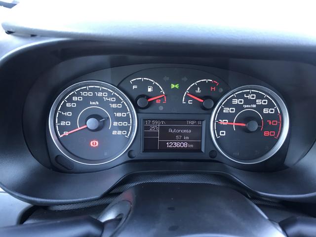 Fiat punto 1.6 essence 16v flex 4p manual 2011 - Foto 12