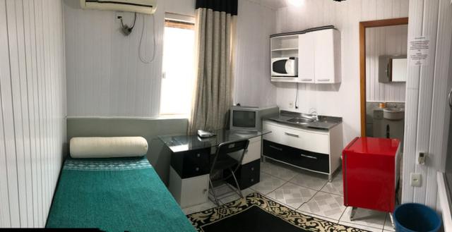 QUITINETES mobiliadas, com internet, Nettv, camareira e lavanderia cortesia p/hospede - Foto 8
