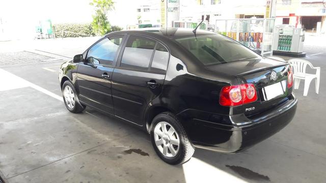 Polo sedan 2009 1.6 super conservado - Foto 8