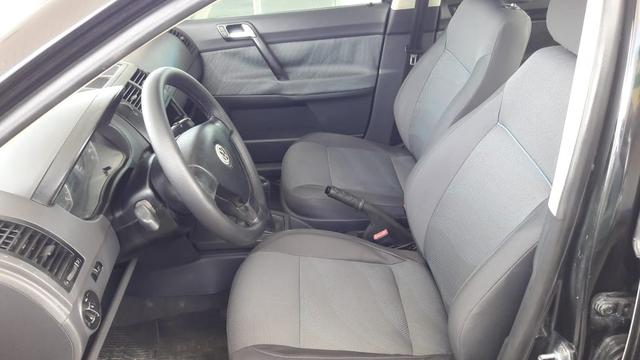 Polo sedan 2009 1.6 super conservado - Foto 7