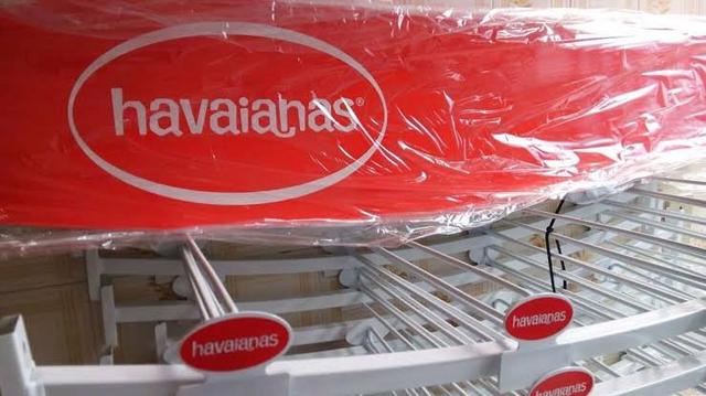 Expositor de Chinelos Havaianas 150 Pares