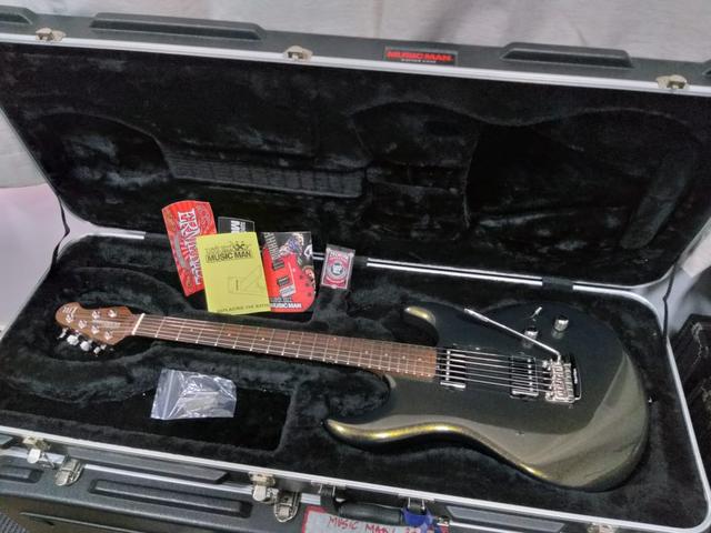 Guitarra Music Man - Luke III - Foto 2