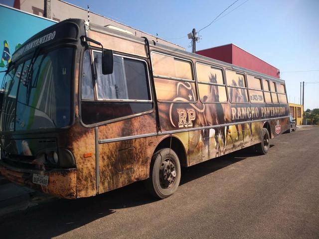 Onibus caminhao bau