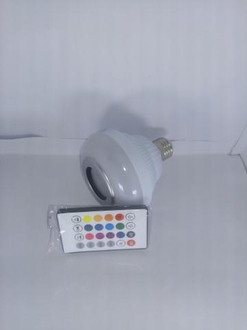 Lâmpada LED com Alto Falante Bluetooth + Controle Remoto
