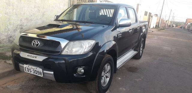 Vendo essa Hilux em perfeito estado