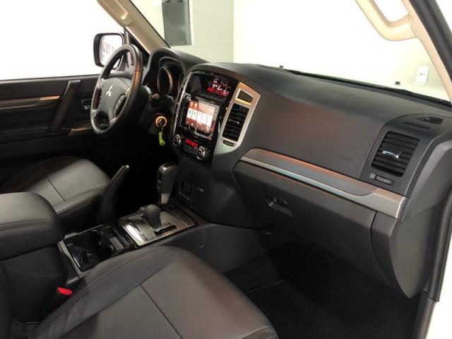 MITSUBISHI PAJERO HPE 3.2 4X4 T.I. DIES. 3P AUT 2019 - Foto 10