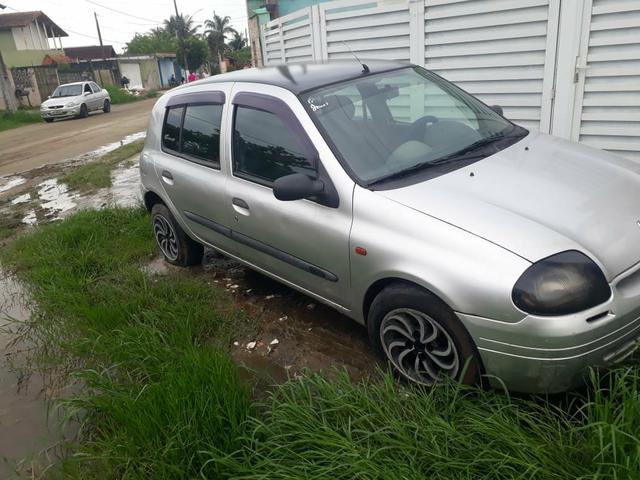 Clio 1.0 ano 2000 só R$ 5000 - Foto 3