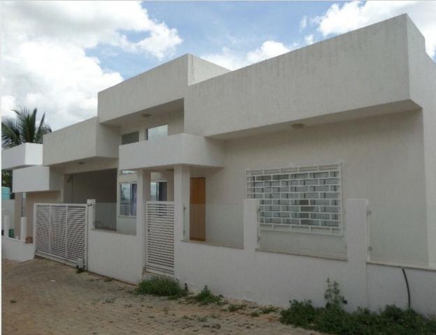 Casa 03 quartos sendo uma suite