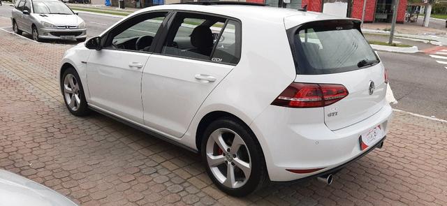 Golf GTi com teto solar e baixa KM confira - Foto 5