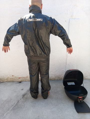 Roupa de chuva e baú de motocicleta - Foto 5