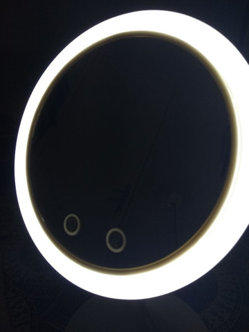 Vendo ring light com ventilador.