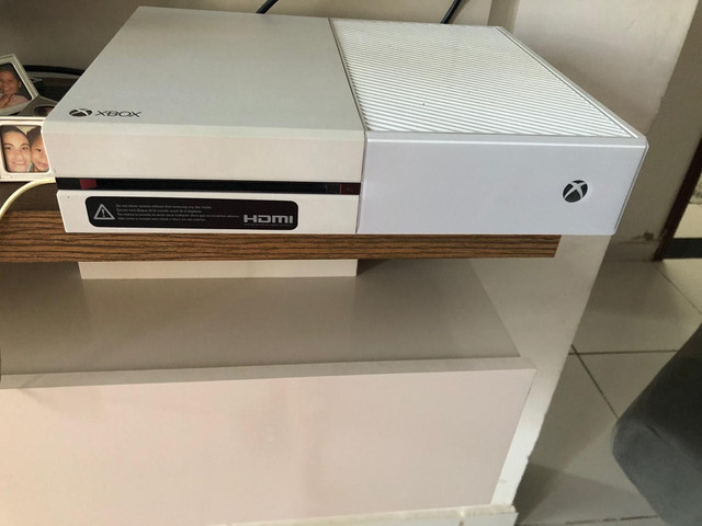 Xbox one branco com 1 controle