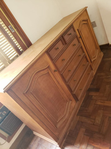 Linda Cômoda de Modeira Maciça