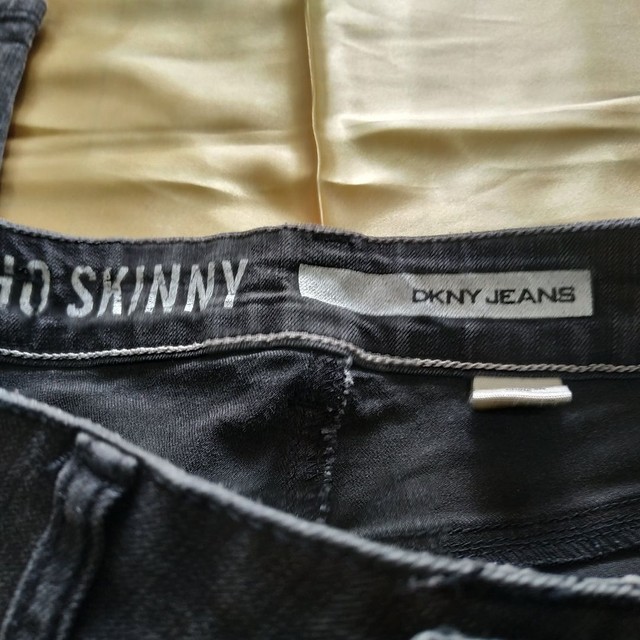 Calça jeans feminina marca DKNY original - Foto 2