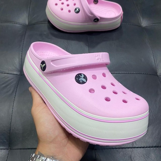 Crocs plataforma - Roupas e calçados - Atalaia, Aracaju 905499872 | OLX