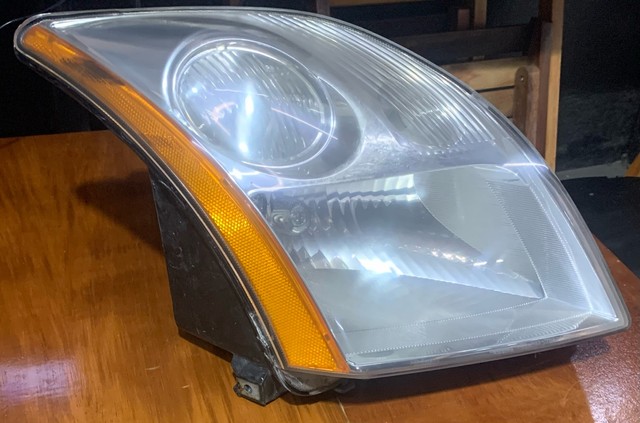 Farol Sentra lado direito