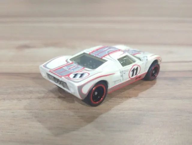 Hot Wheels Ford GT 40 - Ford Garage 2011 (Loose) - Foto 2
