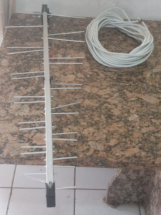 Antena Digital Externa para TV + Cabo Coaxial
