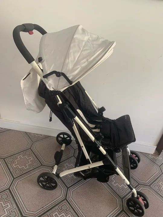Carrinho de Bebê Pocket Piccolo Infanti Ice White- usado