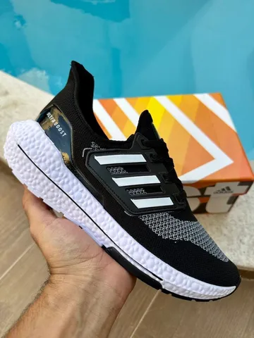 Tênis adidas BOOST