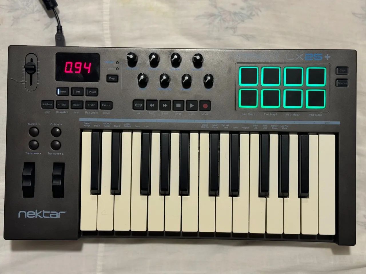 Controlador MIDI Nektar Impact LX25+ - Foto 2