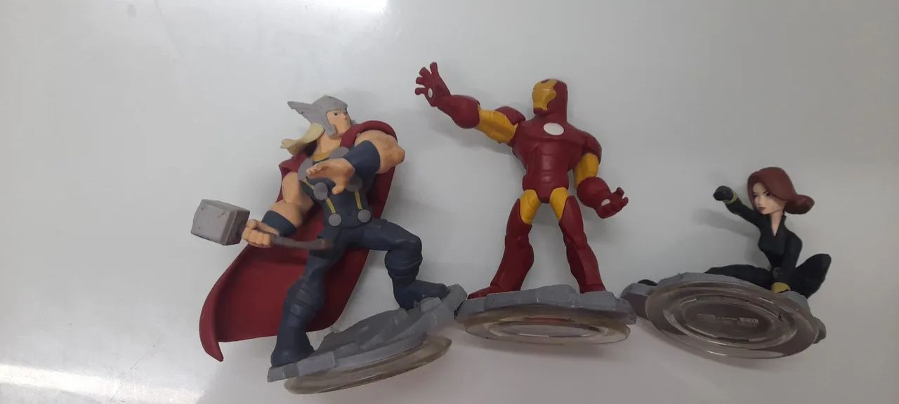 Três bonecos Infinity 2.0....