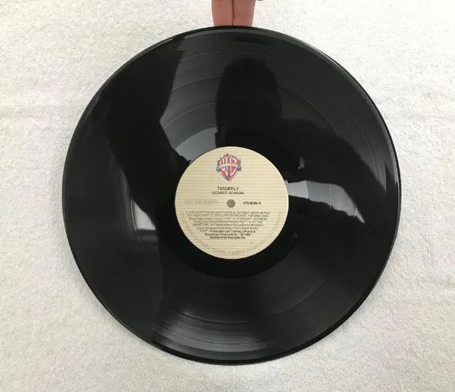 Disco de Vinil George Benson Tenderly - Foto 3