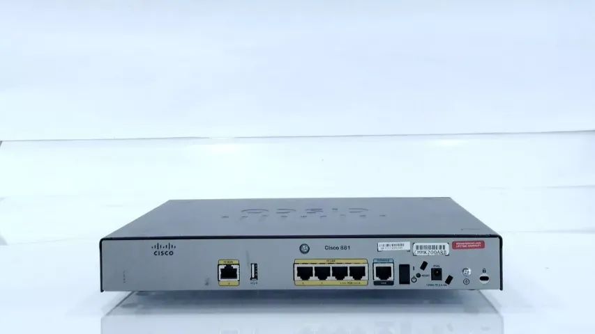 Roteador De Serviços Integrados Cisco C881-k9 Serie 880 - Foto 5
