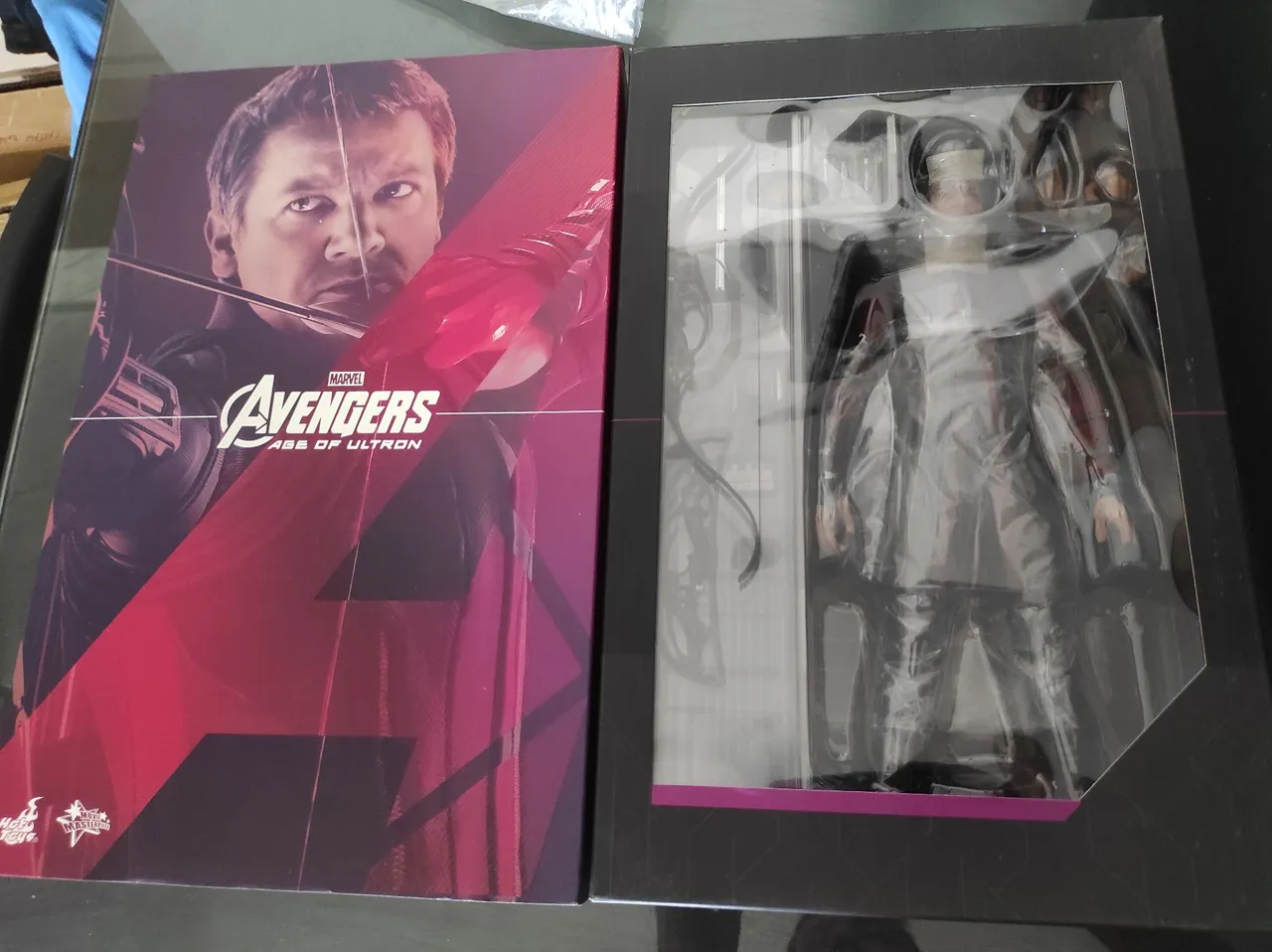Marvel Disney Boneco Hawkeye - Avengers: Age of Ultron - Hot Toys