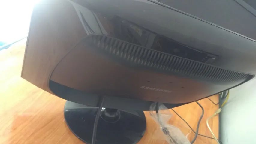 vendo monitor vga/dvi samsung 19 polegadas  - Foto 3