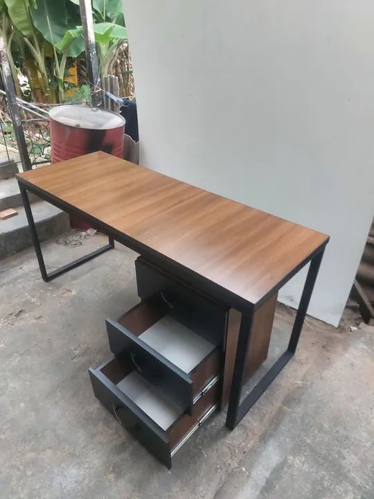 Mesa reta com gaveteiro  - Foto 5