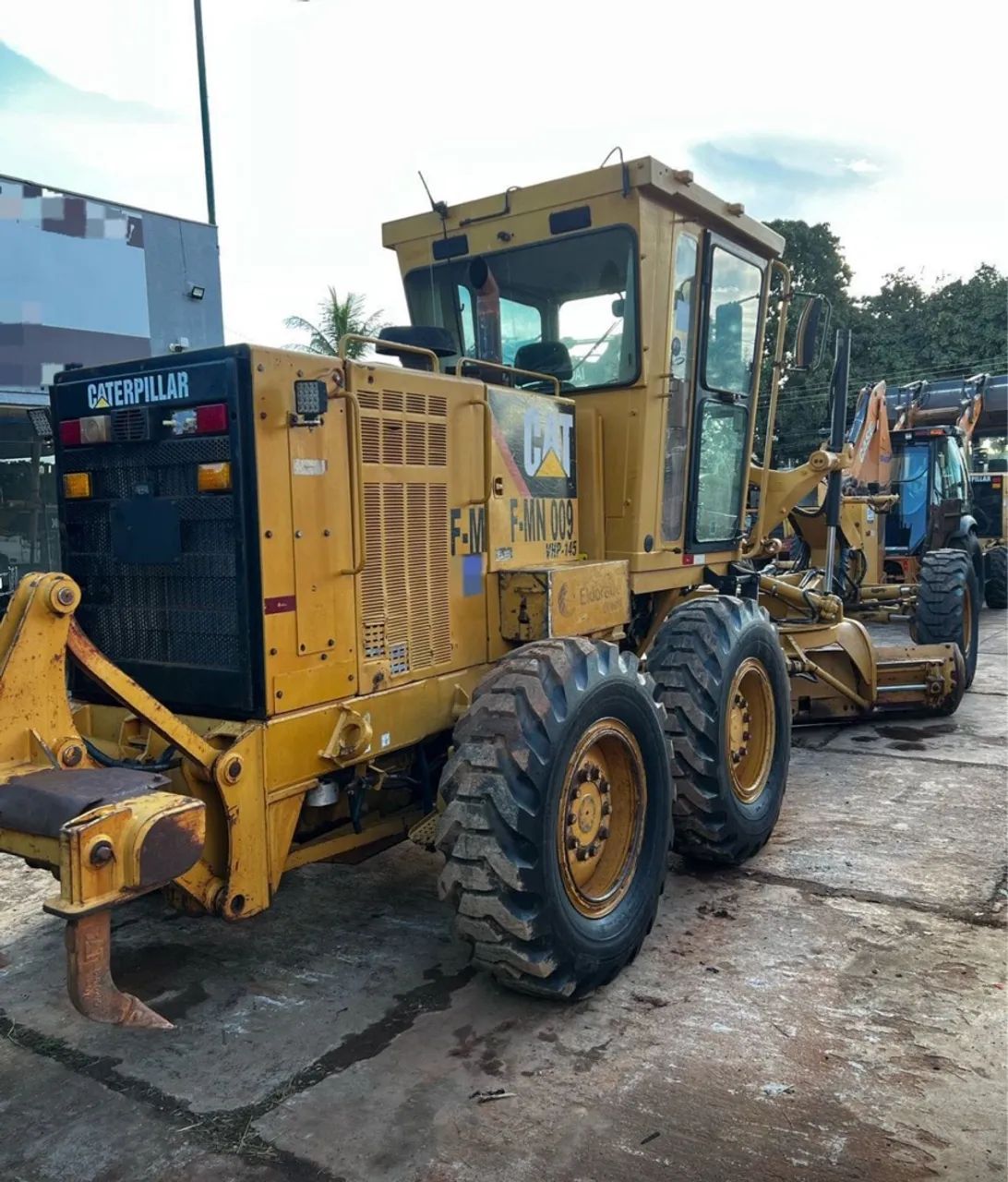 Motoniveladora Caterpillar 120K ano 2014 com 9.000 horas, pintura original, em Goiás  - Foto 2